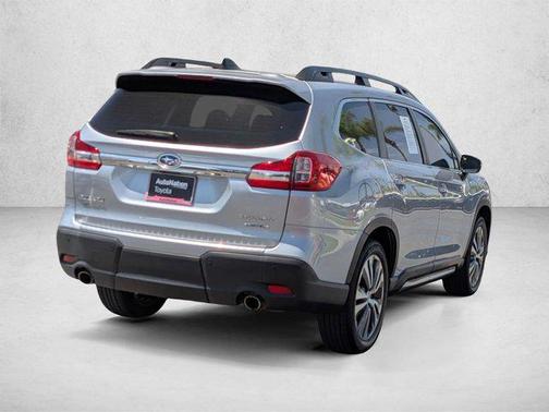 Ice Silver Metallic 2022 Subaru Ascent Limited 8-Passenger