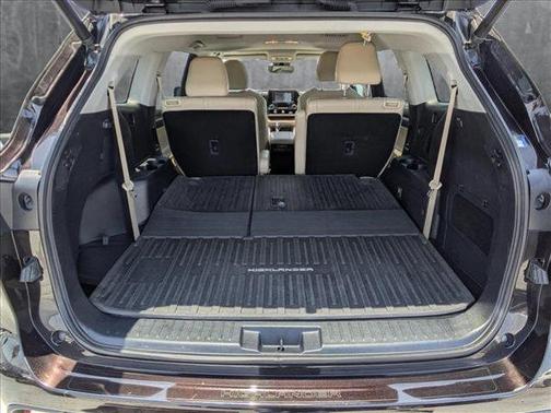 2022 Toyota Highlander Hybrid XLE