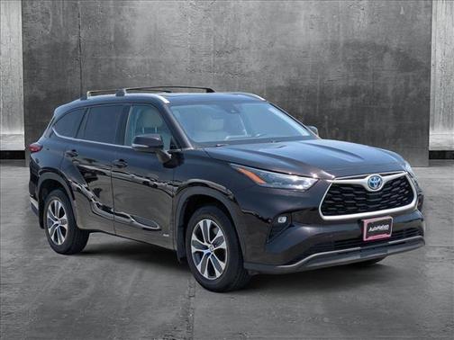 2022 Toyota Highlander Hybrid XLE