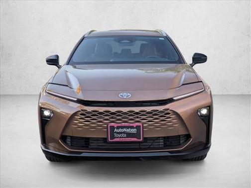 2025 Toyota Crown Signia XLE