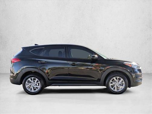 2021 Hyundai TUCSON SE
