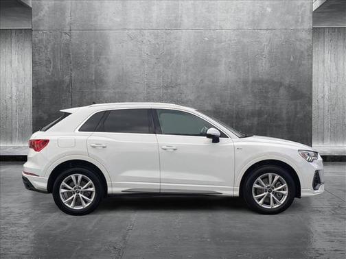 2023 Audi Q3 S line Premium
