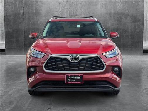 2025 Toyota Highlander Hybrid XLE
