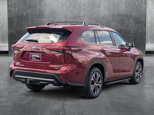 2025 Toyota Highlander Hybrid XLE