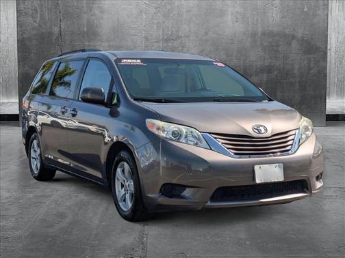 2015 Toyota Sienna LE