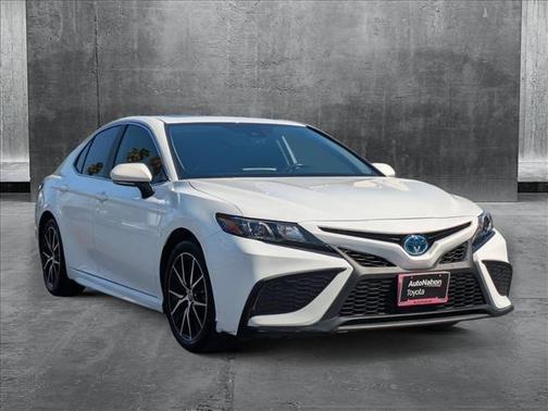 2024 Toyota Camry Hybrid SE