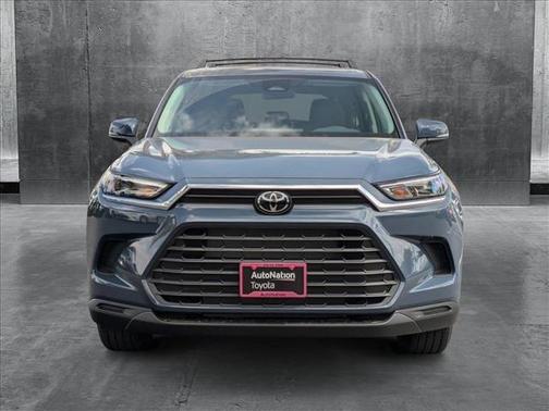 2025 Toyota Highlander LE