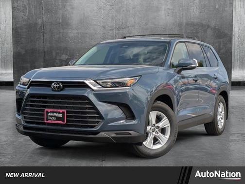 2025 Toyota Highlander LE