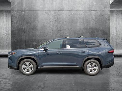 2025 Toyota Highlander LE