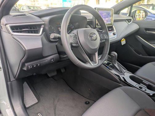 2025 Toyota Corolla Hybrid SE