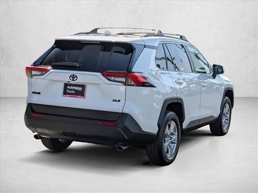 Ice Cap 2025 Toyota RAV4 XLE