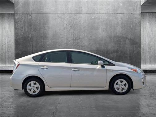 2010 Toyota Prius III