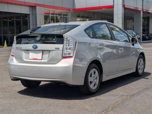 2010 Toyota Prius III