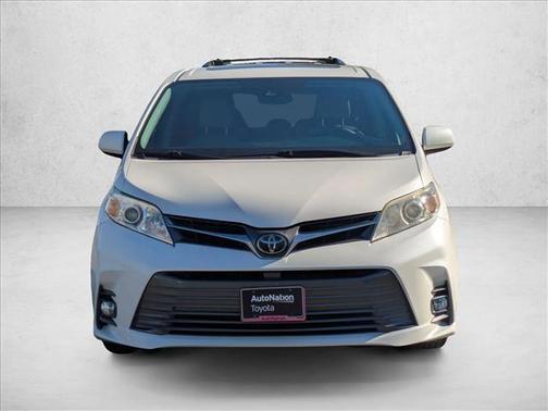 2018 Toyota Sienna XLE
