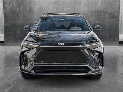 2025 Toyota bZ4X XLE