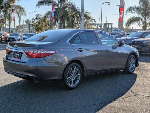 2017 Toyota Camry SE