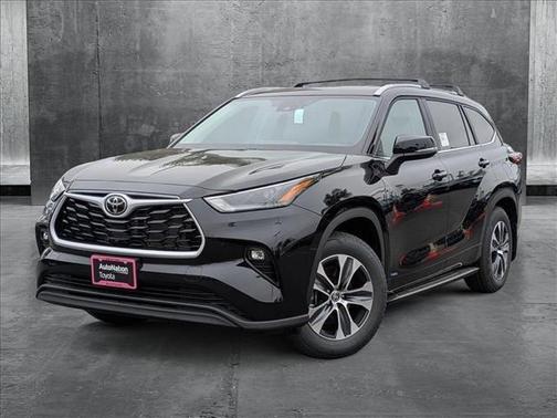 2025 Toyota Highlander Hybrid XLE