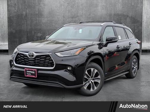 2025 Toyota Highlander Hybrid XLE