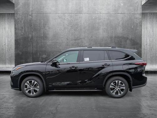 2025 Toyota Highlander Hybrid XLE