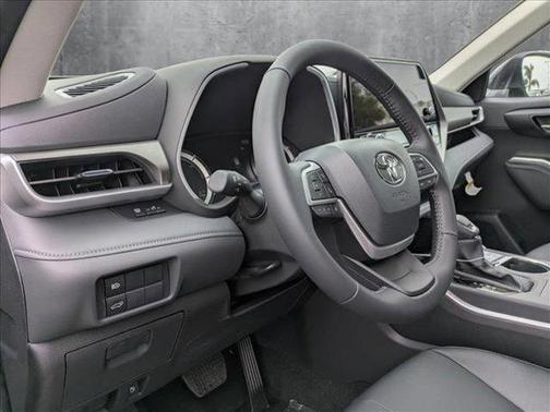2025 Toyota Highlander Hybrid XLE