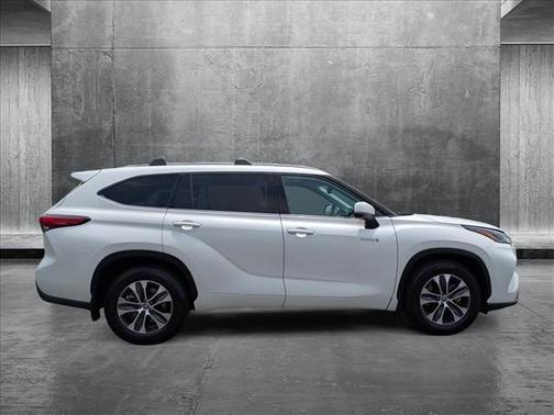 2021 Toyota Highlander Hybrid XLE