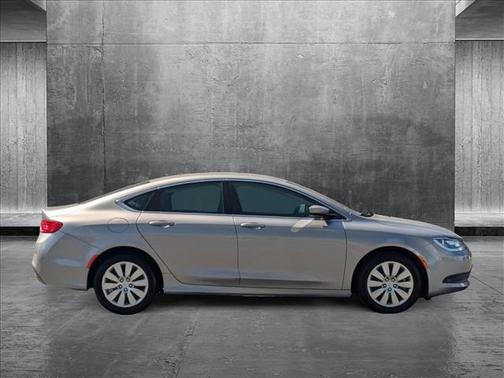 2016 Chrysler 200 LX