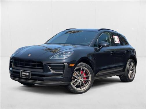 2022 Porsche Macan AWD