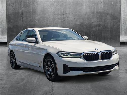 2022 BMW 530 i