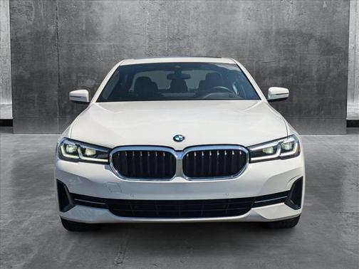 2022 BMW 530 i
