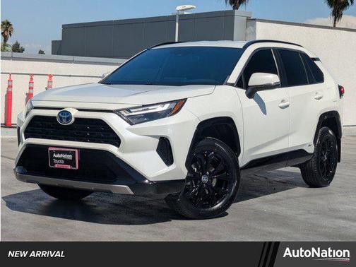 2022 Toyota RAV4 Hybrid SE