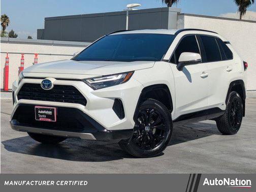 2022 Toyota RAV4 Hybrid SE