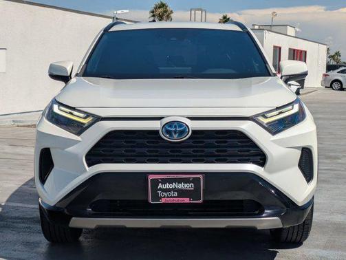 2022 Toyota RAV4 Hybrid SE
