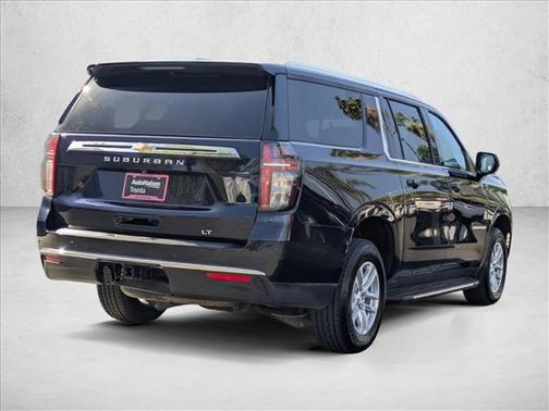2023 Chevrolet Suburban LT