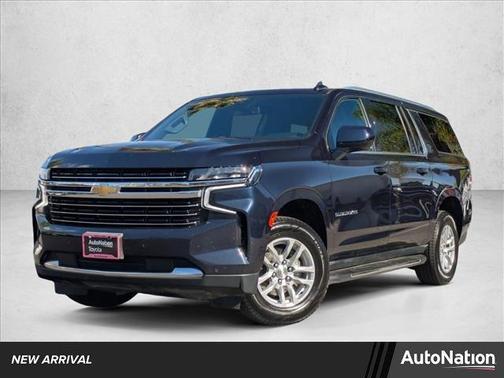2023 Chevrolet Suburban LT