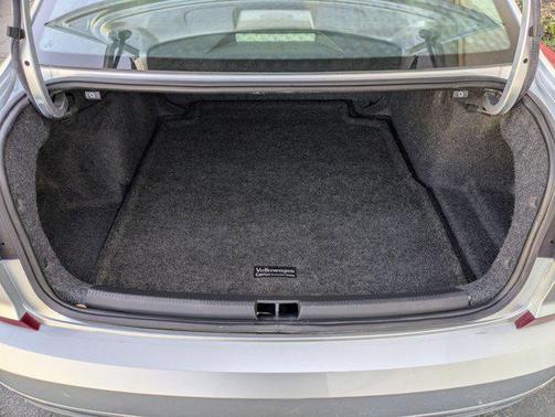 2017 Volkswagen Passat 1.8T SE