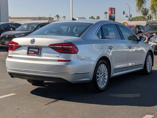2017 Volkswagen Passat 1.8T SE