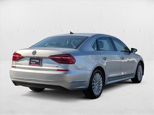 2017 Volkswagen Passat 1.8T SE