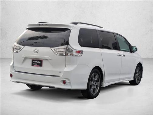 2017 Toyota Sienna SE