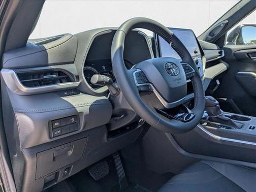 2025 Toyota Highlander XSE