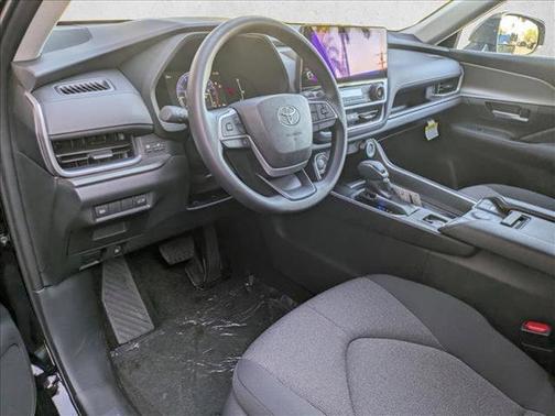 2026 Toyota Highlander LE