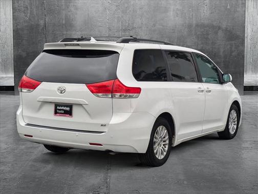 2013 Toyota Sienna XLE
