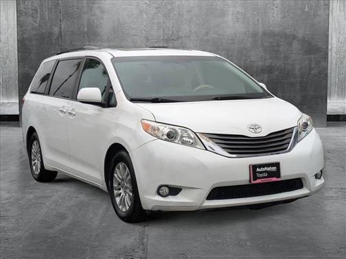2013 Toyota Sienna XLE