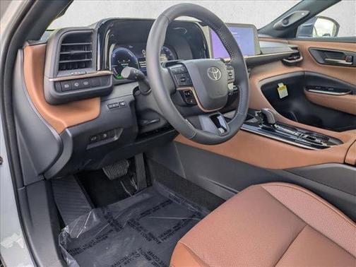 2025 Toyota Crown Signia Limited