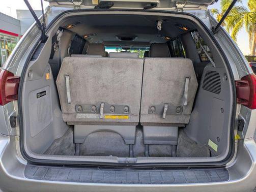 2005 Toyota Sienna XLE