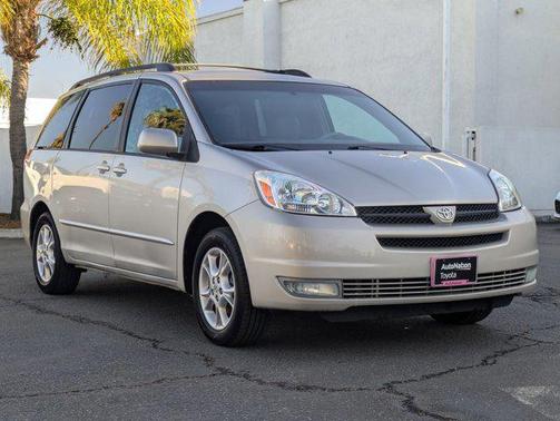 2005 Toyota Sienna XLE