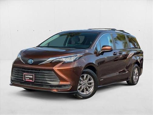 2021 Toyota Sienna LE
