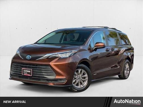 2021 Toyota Sienna LE