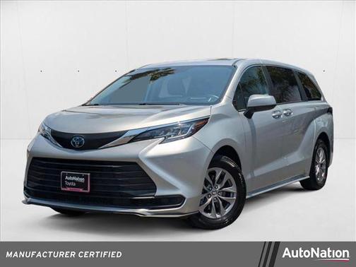 2023 Toyota Sienna LE