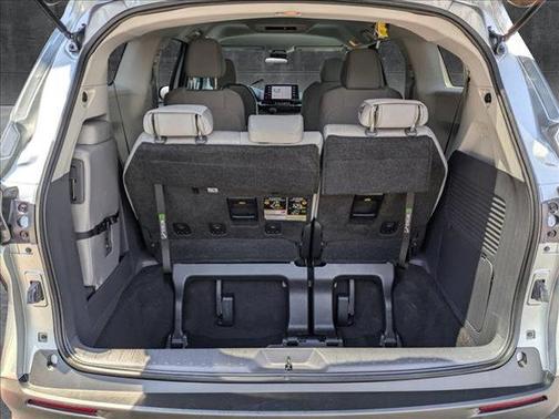 2023 Toyota Sienna LE