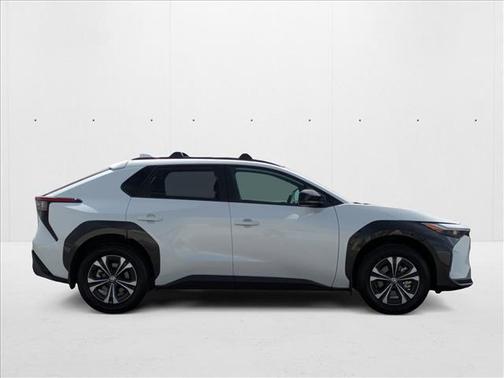 2025 Toyota bZ4X XLE